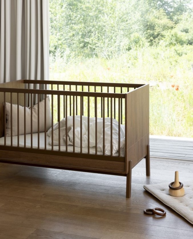 Dětská postýlka s roštem Quax Ashi - kaštanová